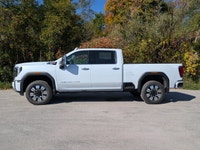 Snow Plow Prep/Camper Package - Technology Package - Safety Package - Heated Steering Wheel - Bose S... (image 6)