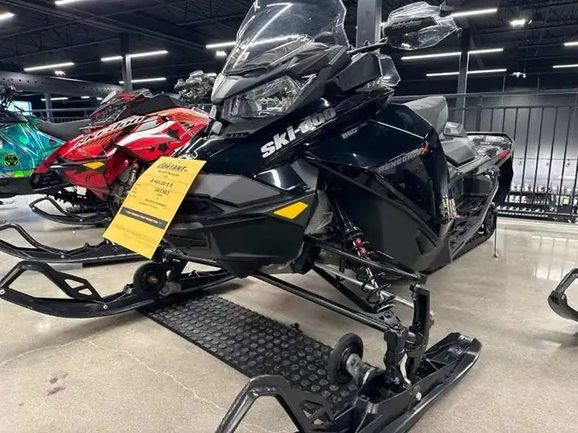 2022 Ski-Doo Renegade X 850 in Snowmobiles in West Island - Image 4