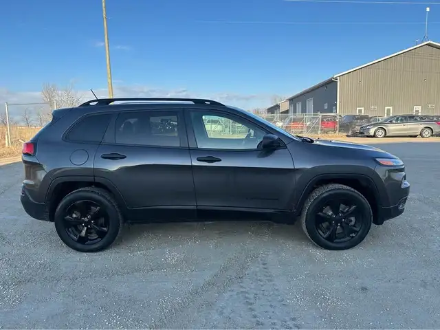 2017 Jeep Cherokee in Cars & Trucks in Winnipeg - Image 5