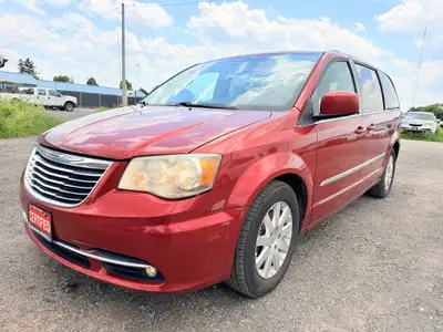 2013 CHRYSLER TOWN AND COUNTRY TOURING,ELECTRIC DOORS.BACKUP CAMERA.HEATED SEATS.HEATED STEERING WHE...