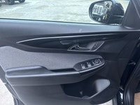 This CHEVROLET TRAILBLAZER boasts a 1.3 Liter DOHC Turbo engine powering this Automatic transmission... (image 8)