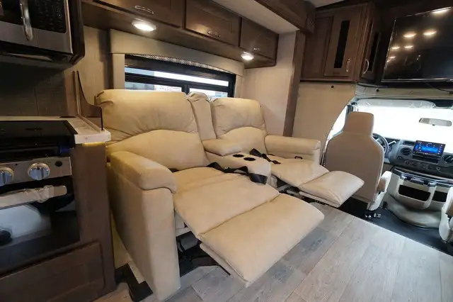 2023 NeXus RV Viper 29V Base in RVs & Motorhomes in Stratford - Image 9