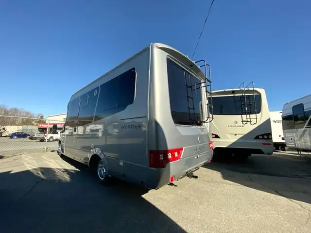 2026 Leisure Travel Wonder 24RTB in RVs & Motorhomes in Bedford - Image 13