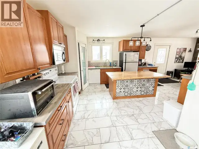 434 2nd STREET Weyburn, Saskatchewan in Houses for Sale in Regina - Image 18