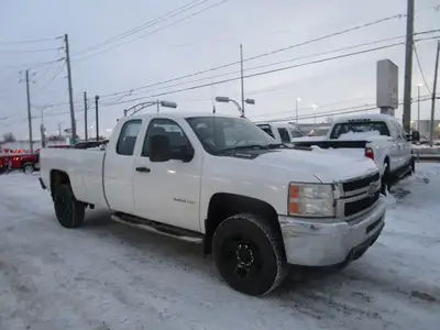 2011 Chevrolet Silverado 2500HD SILVERADO HD 2500 4X4 KING CAB BOITE DE8 PIEDS 5 EN INVENTAIRE INSPE...