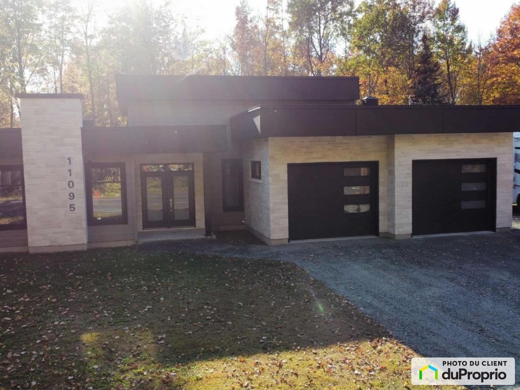 $785,000 - Bungalow for sale in Trois-Rivières (Trois-Rivières) — photo 1
