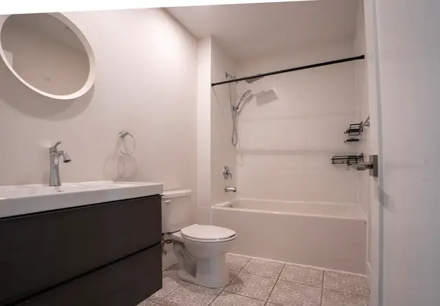 Unit 304 at 85 King street E62854405098497124