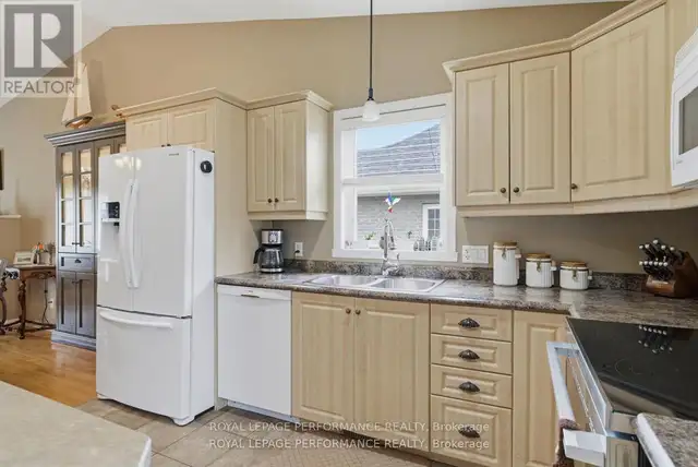 18353 LANA DRIVE South Glengarry, Ontario in Houses for Sale in Cornwall - Image 13