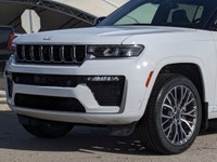 This Jeep Grand Cherokee L has a strong Intercooled Turbo Regular Unleaded I-4 2.0 L/122 engine powe... (image 8)