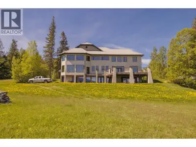 390 spectacular acres with the most breathtaking panoramic valley views imaginable. A nature lover's...