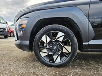 The 2024 Hyundai Kona Preferred in stunning black with an AWD drivetrain offers excellent handling o... (image 5)