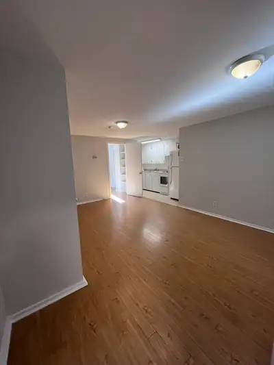 ONE BEDROOM APARTMENT IN THE HEART OF DARTMOUTH Live in the heart of downtown Dartmouth! Steps away...
