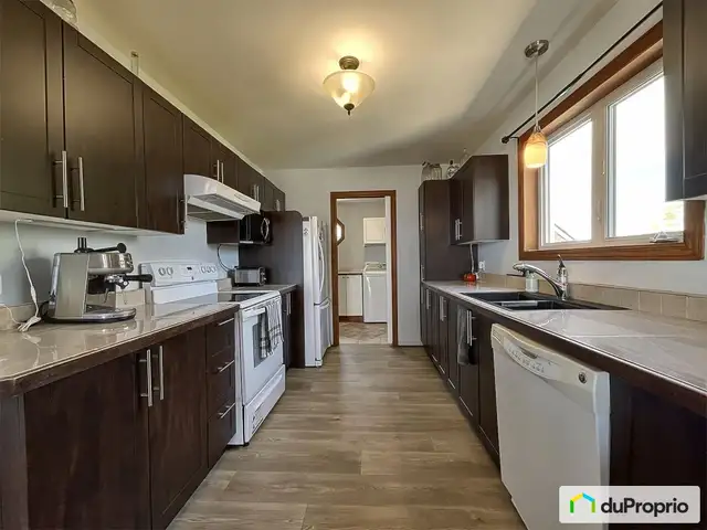 $589,000 - Intergenerational in Ste-Luce (Ste-Luce-sur-Mer) in Houses for Sale in Rimouski / Bas-St-Laurent - Image 7