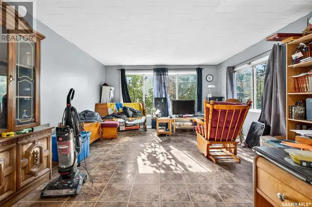 79 Spruce STREET Caronport, Saskatchewan in Houses for Sale in Moose Jaw - Image 11