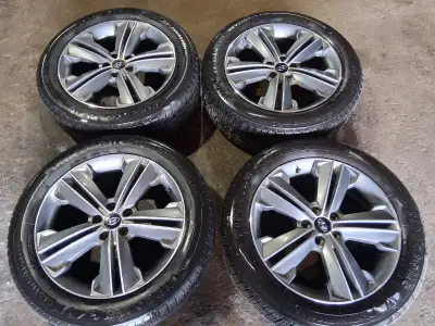 RIMS OEM 19in Wheels Off of a hyundai santa fe Will fit lots of other cars - toyota, lexus, honda, a...