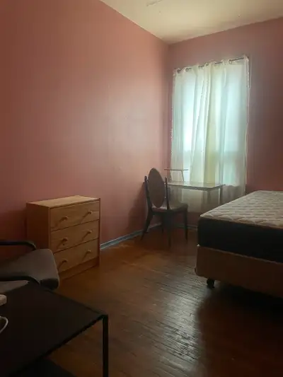 Room for rent in downtown for a female