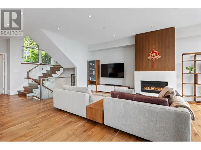 2823 CHIPPENDALE ROAD West Vancouver, British Columbia in Condos for Sale in Downtown-West End - Image 7