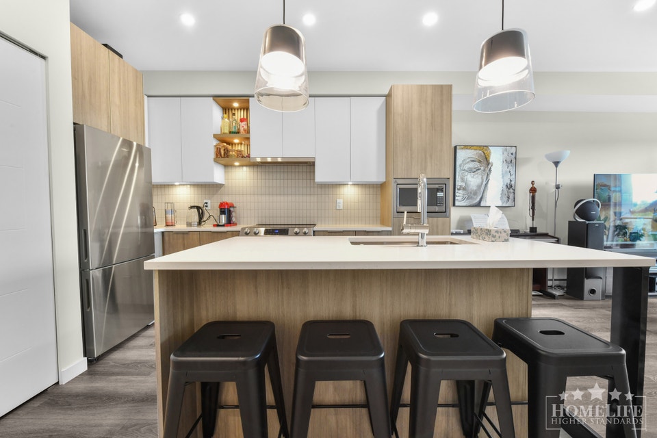 Bright & Modern 1 Bed 1 Bath Condo with Treetop Views 3