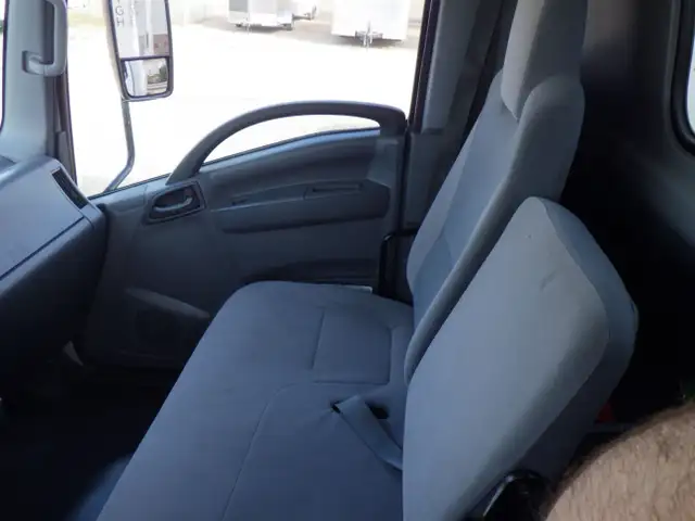 2018 Isuzu NQR With 16 Ft Dry Van #0826A in Heavy Trucks in Red Deer - Image 23
