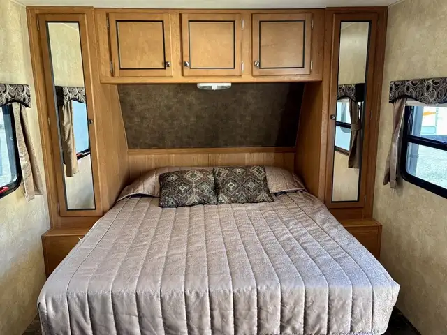 2013 Holiday Rambler Aluma-Lite Ultra Edition 268RBS in Travel Trailers & Campers in Penticton - Image 8