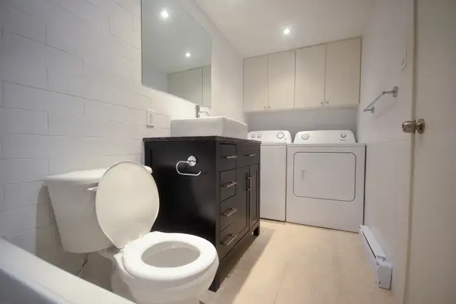 GRAND 4  1/2 in Long Term Rentals in City of Montréal - Image 9