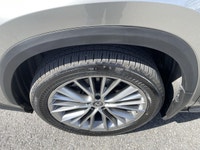 *** OTTAWA’S ORIGINAL IMPORT DEALER!! SINGLE OWNER * SMETANA APPROVED *** Lexus continues to raise t... (image 9)