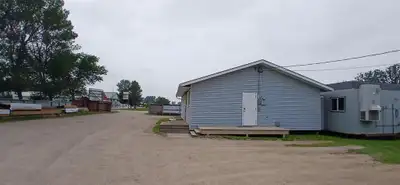 R39//Treherne/Calling all entrepreneurs! Make homeowners and Contractors dreams come true & offer a...