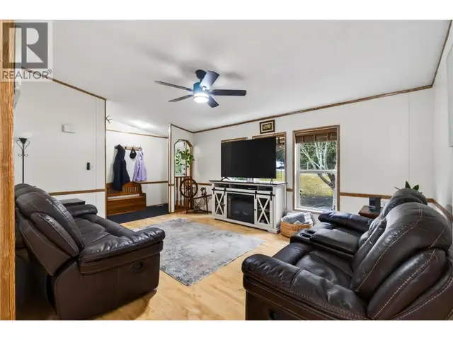19 West Poirier Road Mara, British Columbia in Houses for Sale in Kamloops - Image 9