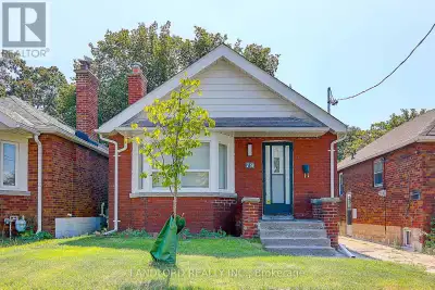 Available immediately! Enjoy carefree living in this professionally managed unit located in one of E...
