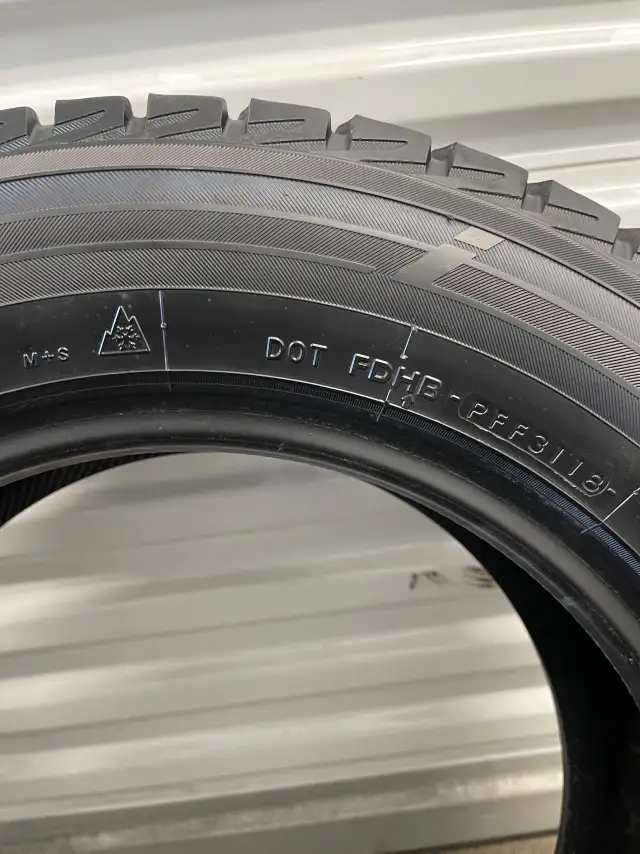 Pair2️⃣:  215/65R16 98T  Yokohama iceGUARD iG51v Winter Tires. in Tires & Rims in Mississauga / Peel Region - Image 5