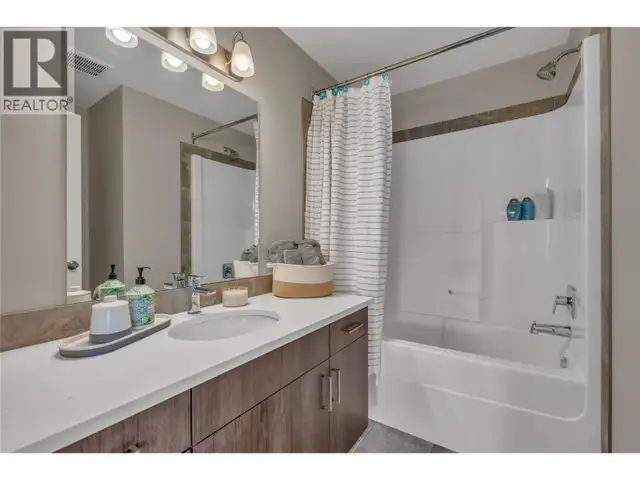 3388 Skaha Lake Road Unit# 807 Penticton, British Columbia in Condos for Sale in Penticton - Image 24