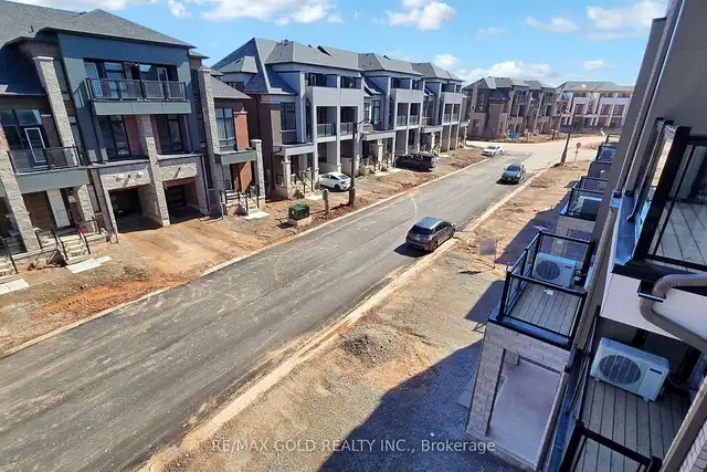 FREEHOLD NO FEE brand-new townhouse in Houses for Sale in Oakville / Halton Region - Image 4