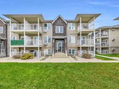 R16//Mitchell/MOVE-IN READY! QUICK POSSESSION! Sitting on the top floor (no one s living above you),...