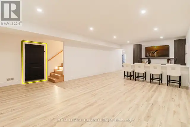 10175 MERRYWOOD DRIVE Lambton Shores (Grand Bend), Ontario in Houses for Sale in Grand Bend - Image 32