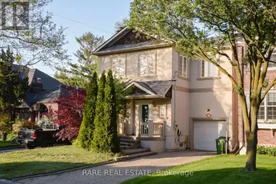 Birchcliffe-Cliffside doesn't give you this much house very often. Four bedrooms upstairs, a finishe...