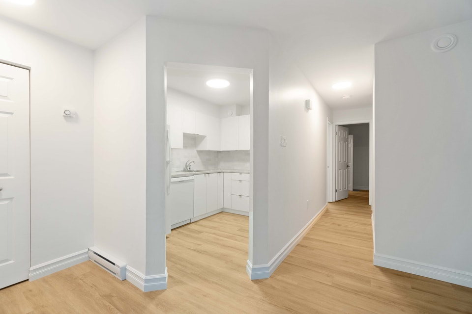 TWO BEDROOM APARTMENT AVAILABLE IN THE HEART OF DARTMOUTH 3