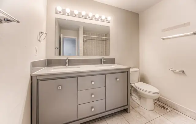 62 DORSET ST - 5 BEDROOM STUDENT UNIT AVAILABLE in Long Term Rentals in Kitchener / Waterloo - Image 23