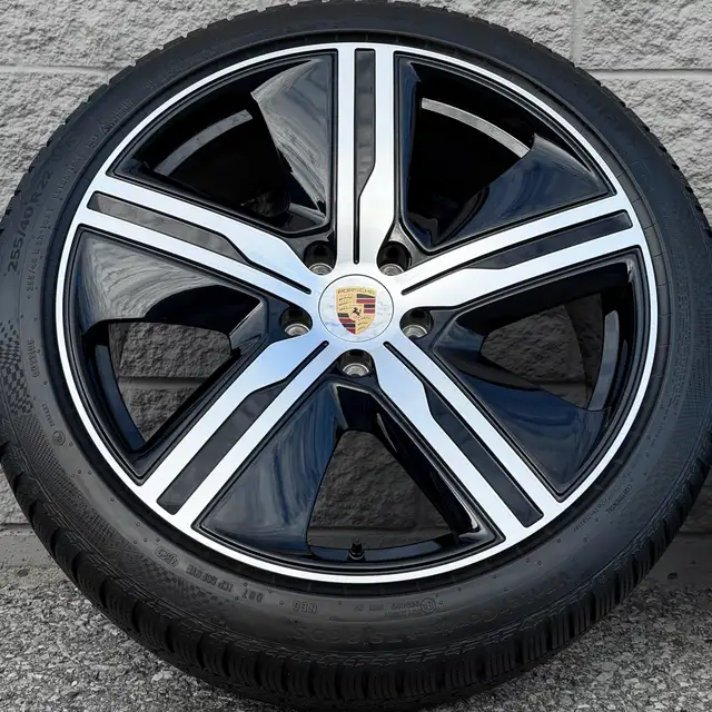 (98%) 4x Porsche Macan EV Electric 22" OEM Winter Wheels Package in Tires & Rims in City of Toronto - Image 3
