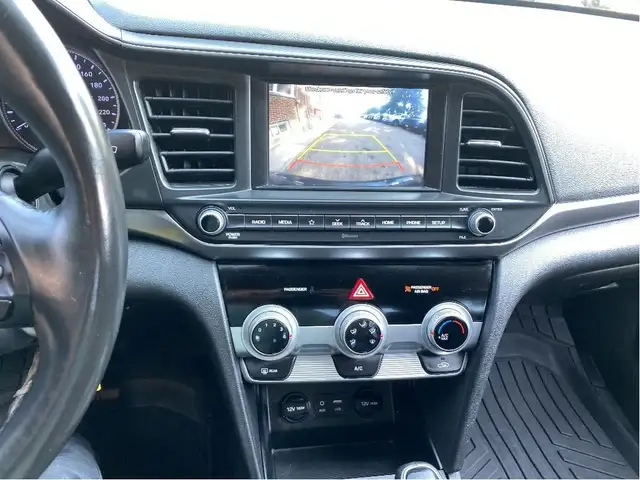 2020 Hyundai Elantra Preferred in Cars & Trucks in London - Image 21