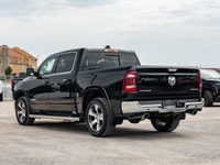 Welcome to Barrie Dodge Chrysler Jeep. DIAMOND BLACK CRYSTAL PEARLCOAT,ENGINE: 5.7L HEMI VVT V8 W/MD... (image 5)