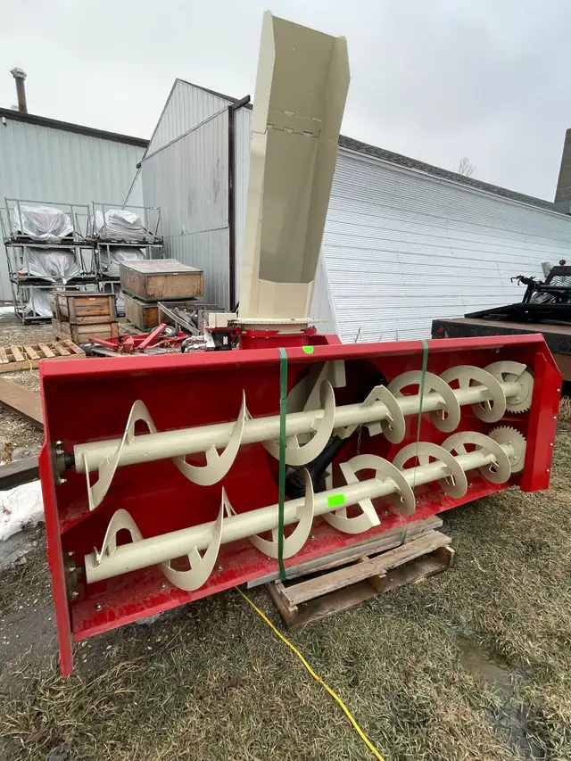 2023 FARM KING PR600, 960, 1080, 1200 Snow Blower in Farming Equipment in Moose Jaw - Image 8