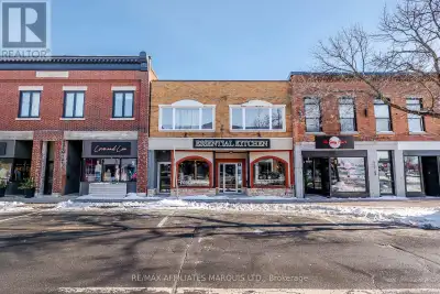 Welcome to 109 Pitt Street - a prime investment opportunity in the heart of Downtown Cornwall. Perfe...