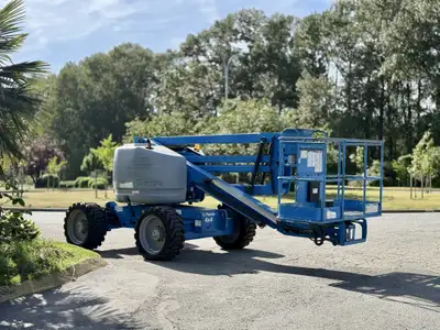 2012 Genie Z-45/25 Articulating Boom Lift Horizontal Reach: 25 ft 1 in (7.65 m) Platform Height: 45...