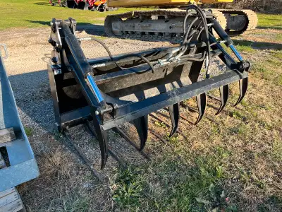 HLA 72” Grapple Attachment for Skid Steer, Qtach, Model # MFE72B050066GR, 72” Tine Style Hydraulic G...