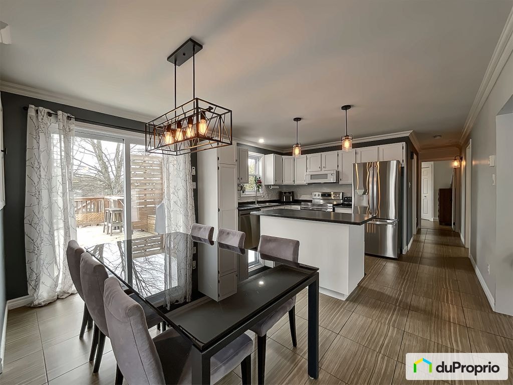 $524,000 - Bungalow for sale in Sherbrooke (St-Élie-d'Orford) — photo 1