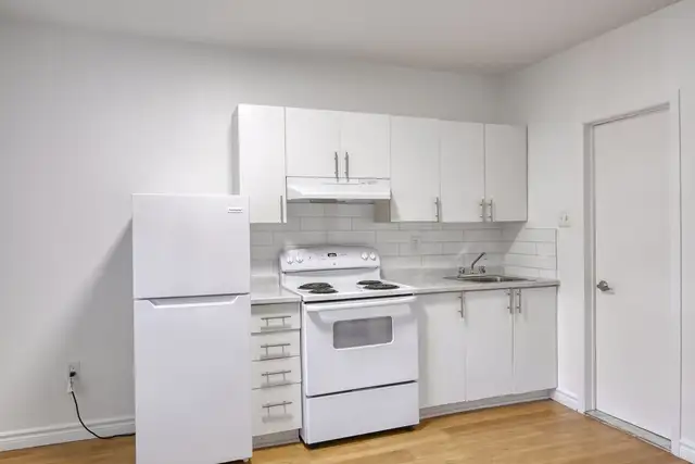 Studio apartment near McGill - ID 2754 in Long Term Rentals in Longueuil / South Shore - Image 2
