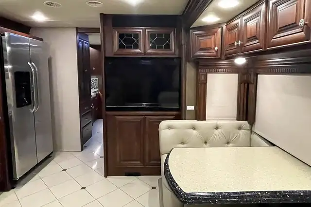 2014 MONACO DYNASTY 44PDQ in RVs & Motorhomes in Red Deer - Image 22