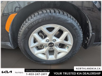 2020 Kia Soul EX Ready for anything, from the streets of Calgary to the highways of Alberta, this Ki... (image 6)