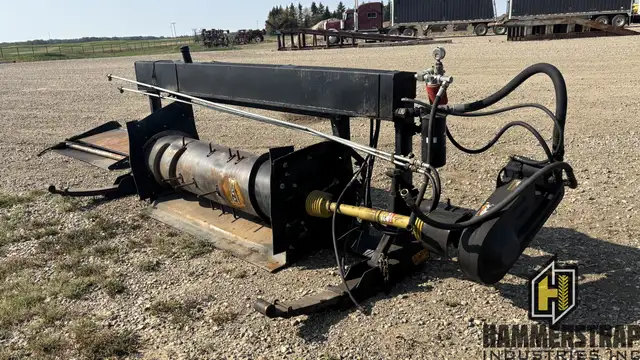 HONEYBEE HONEY BEE Combine Header Adapter in Farming Equipment in Edmonton - Image 2
