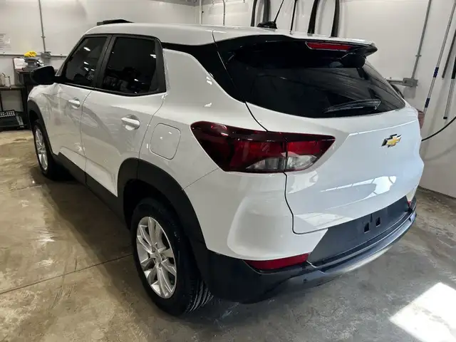 2023 CHEVROLET TRAIL BLAZER LT in Cars & Trucks in Owen Sound - Image 3